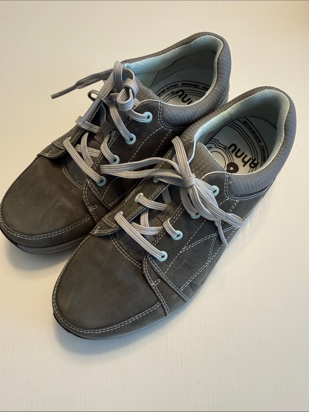 Ahnu Casual hiking women’s Gray Lace-Up Sneakers size 7 EXCELLENT CONDITION